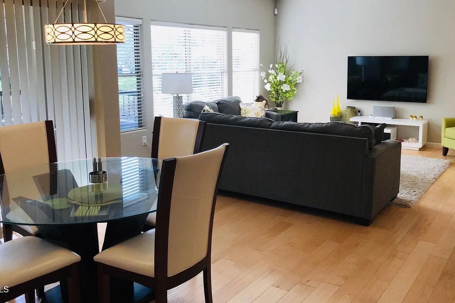 3 bed, 1729 sqft, $3,750 — Photo 3