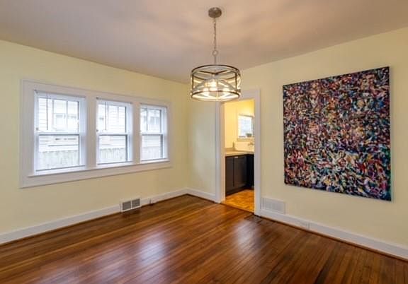 3rd image of 5006 N Winthrop Ave