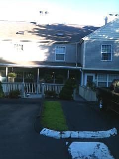 1st image of 9 Manorwood Dr
