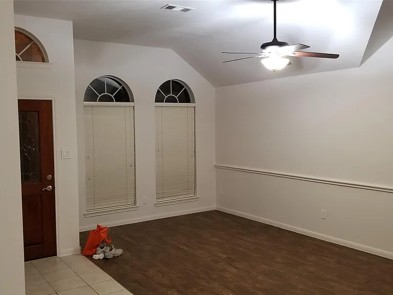 935 Rock Springs Dr — Photo 20