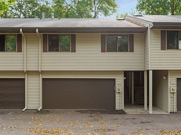 3rd image of 505 Whispering Ln