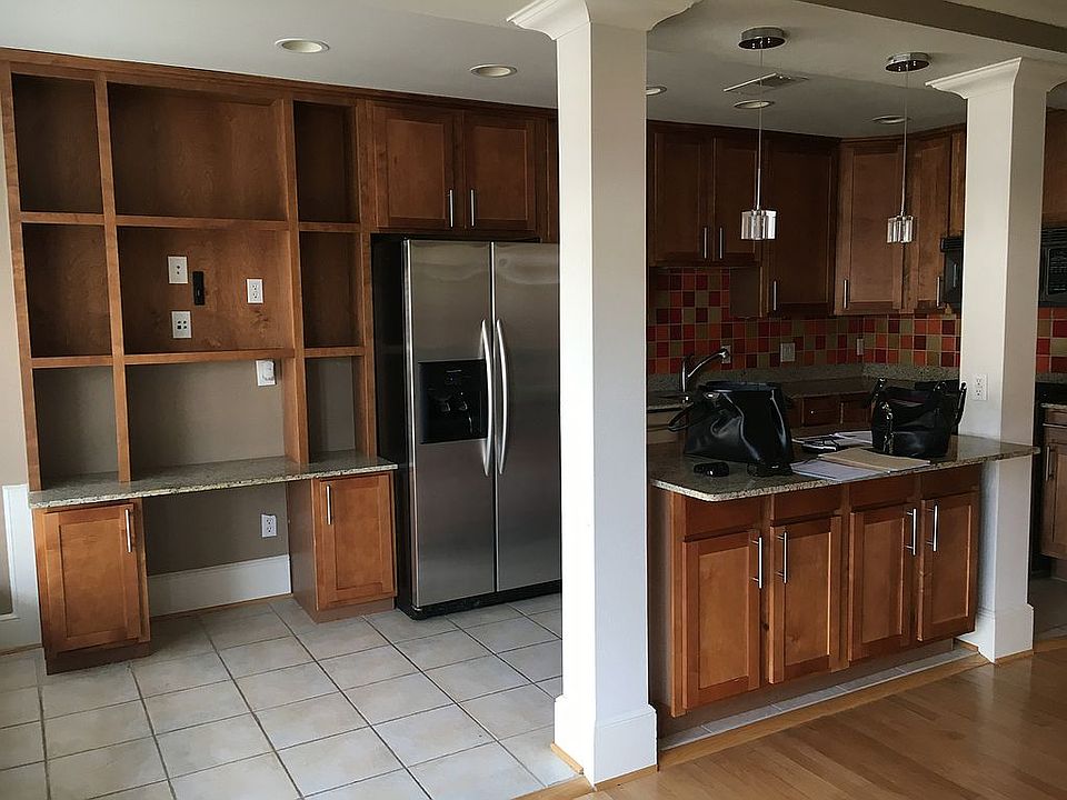 Before backsplash reno