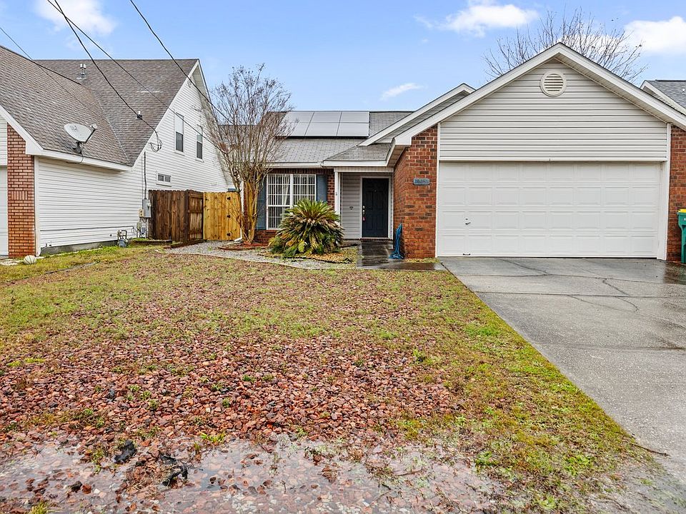 1st image of 445 Bridgewater Ct