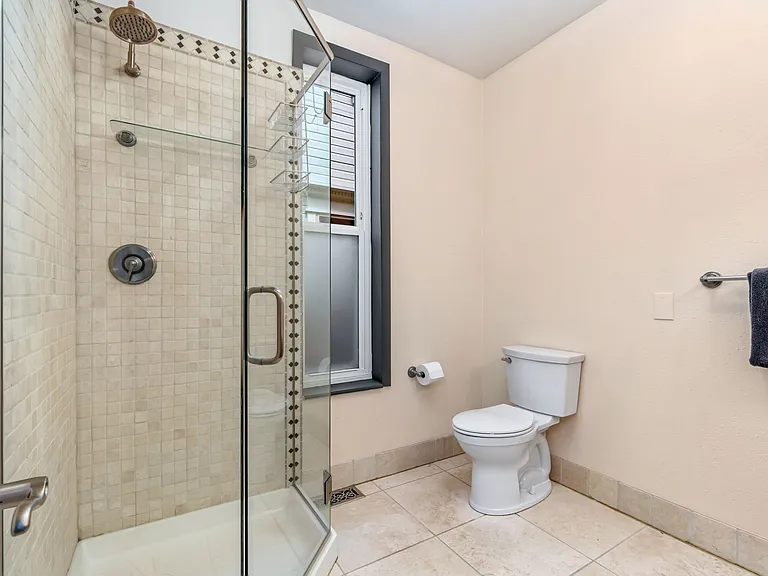 2523 California St — Photo 25