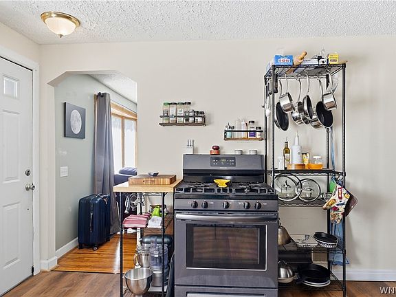 4th image of 103 Waverly Ave