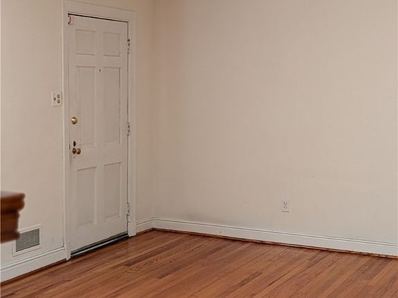 4th image of 5915 Ridge Rd