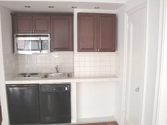 Rented by City Connections Realty | media 1