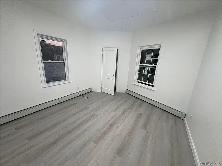 130 Wickham Ave — Photo 9