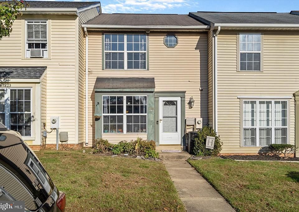 1st image of 1221 Brice Sq