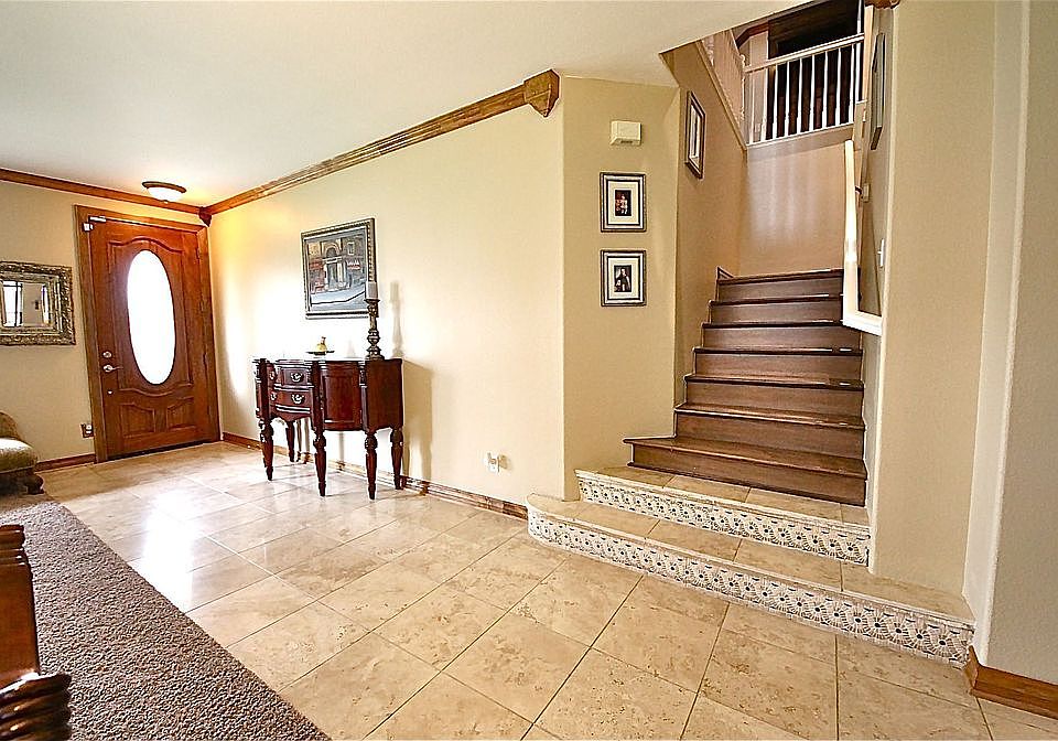 Wide entryway