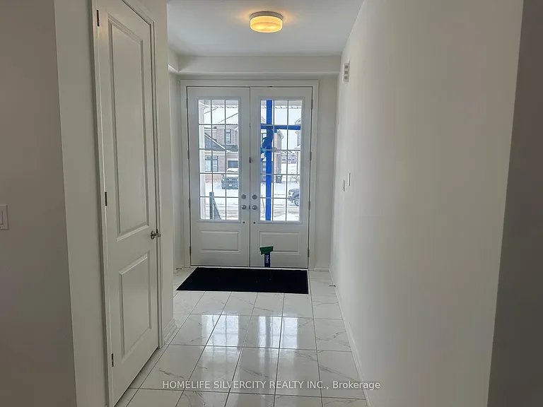 116 Bluebird Blvd — Photo 2