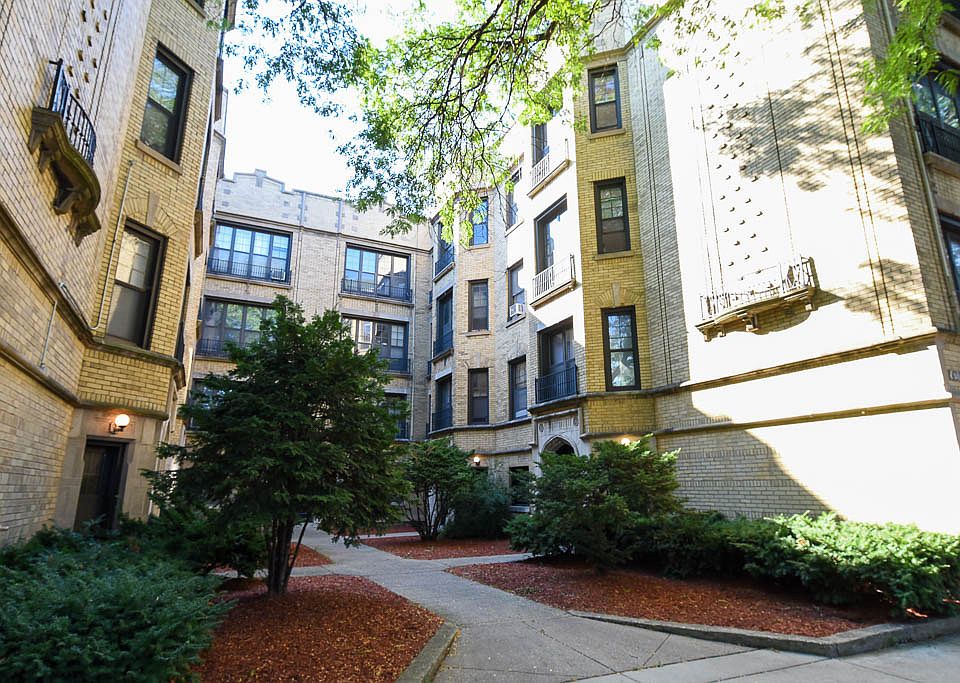 1st image of 6374 N Hermitage Ave #3