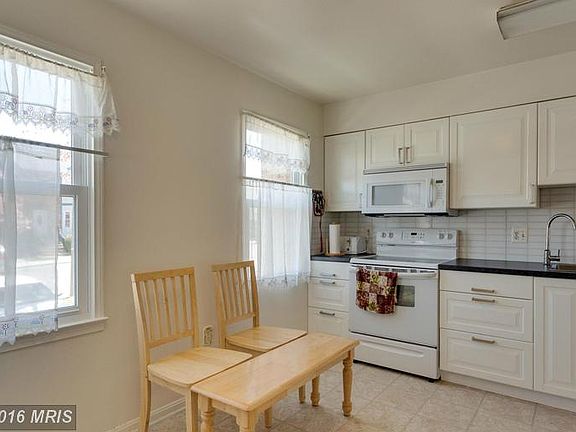 3rd image of 9508 Greencastle Ln
