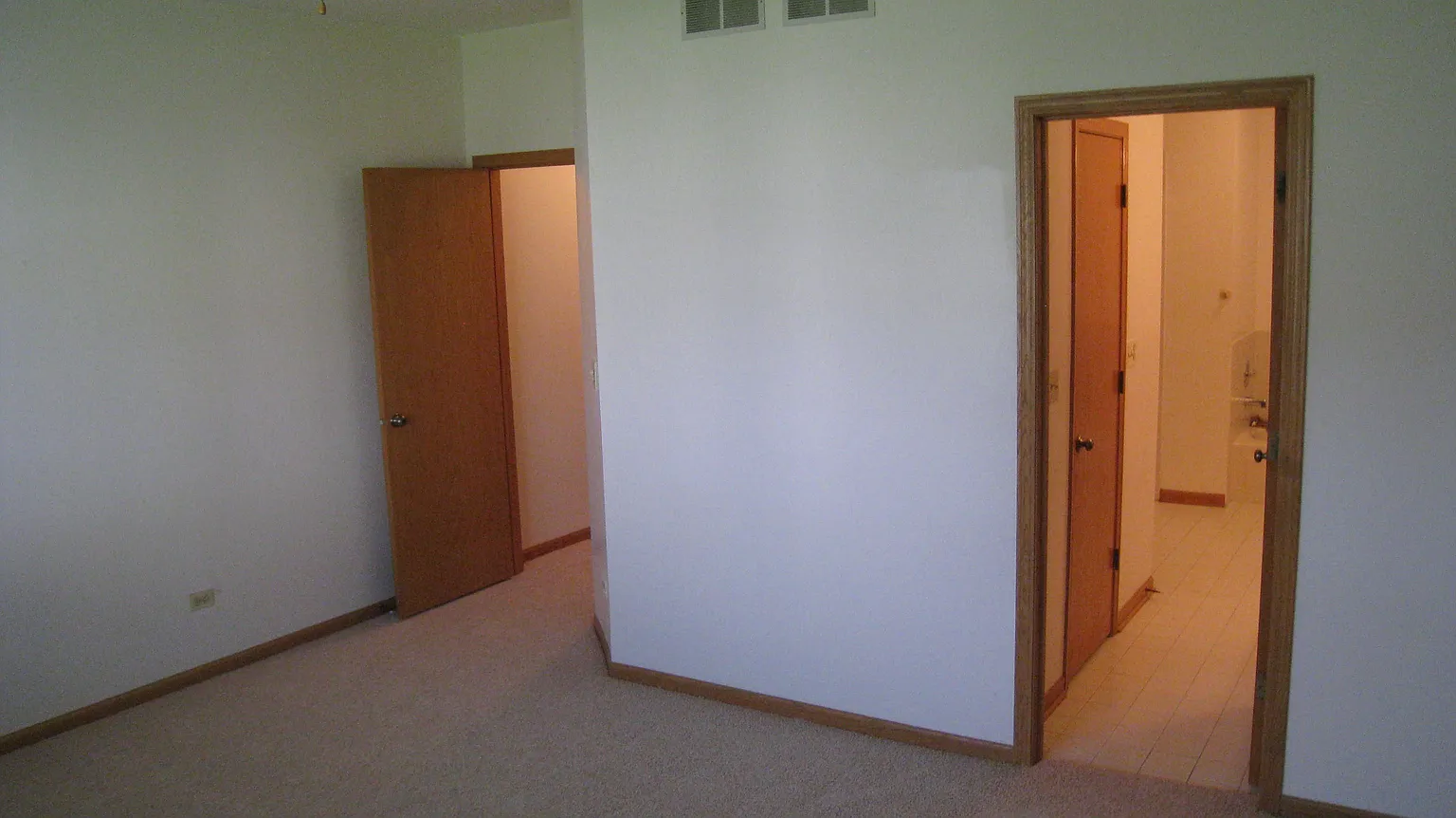 633 Dogleg Ln photo 1