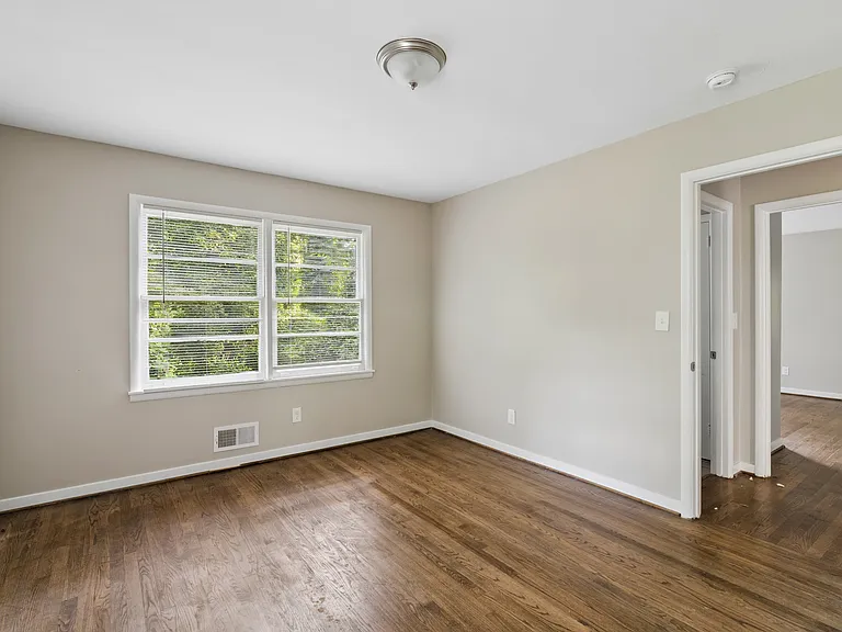 2616 Wood Dr NE — Photo 14