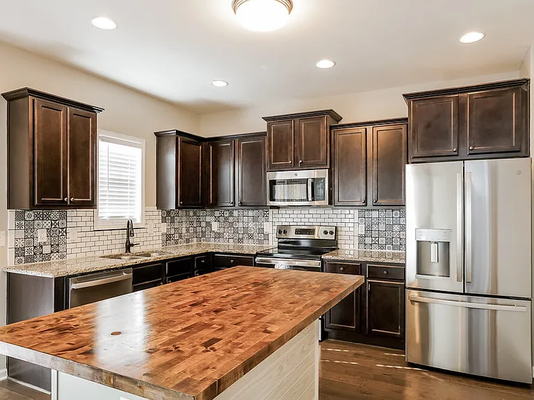 332 Chamberlain Dr — Photo 8