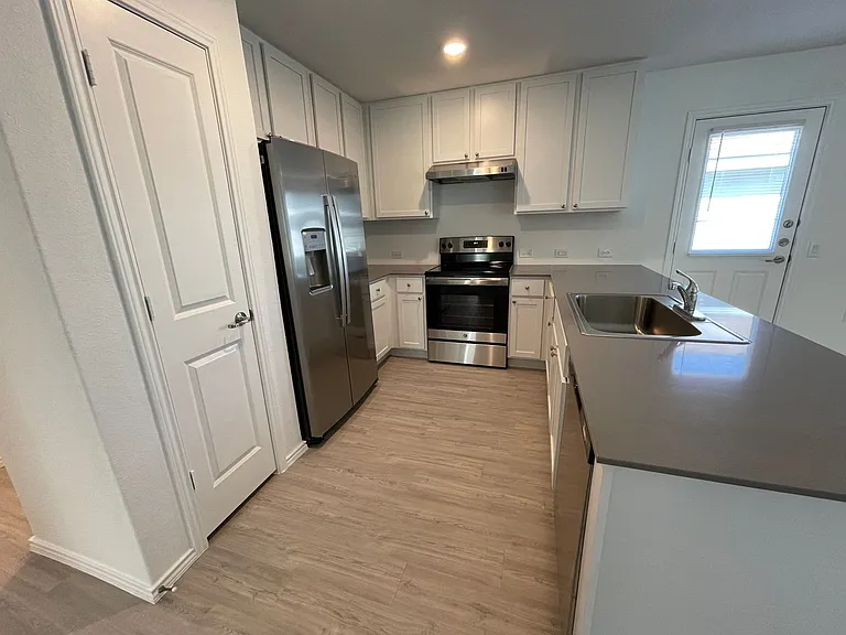 1019 Magrum Way — Photo 11