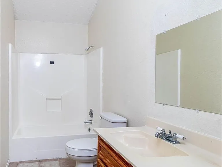 7945 Fox Dr — Photo 5