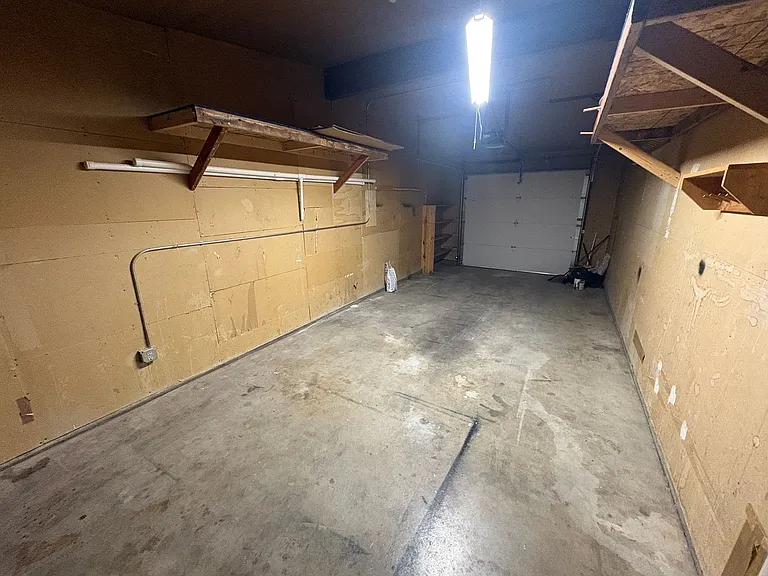 920 & 920-1/2 Crist Dr — Photo 10