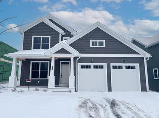 19 Daniel Dr, South Burlington, VT 05403