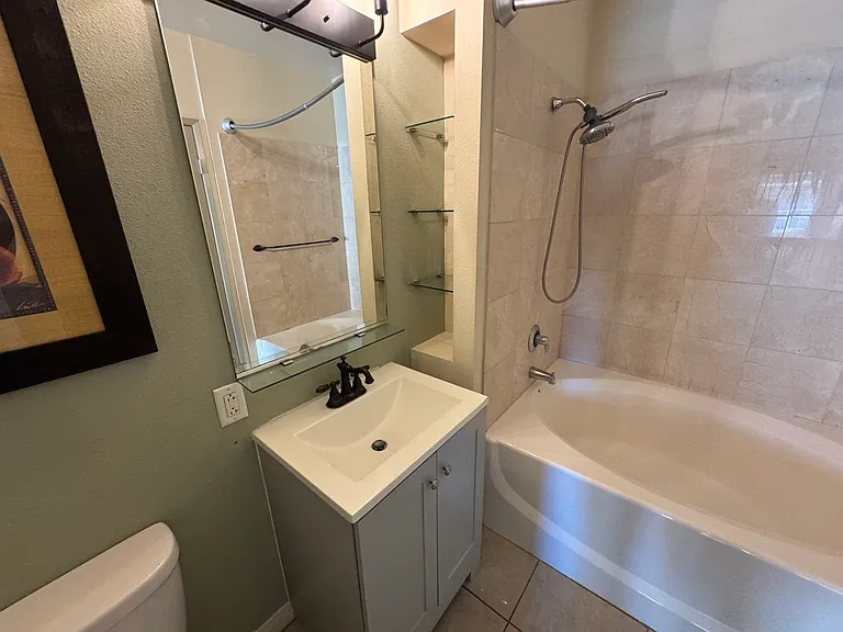 488 E Ocean Blvd #417 — Photo 36