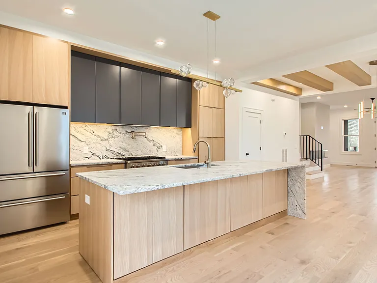 623B Eastboro Dr — Photo 4