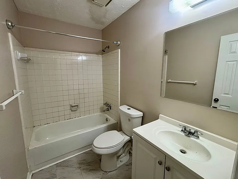 3841 Woodridge Way — Photo 18