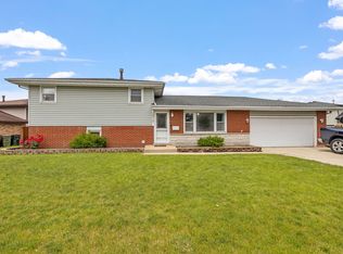 16718 Olcott Ave, Tinley Park, IL