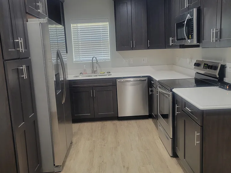 854 E Beverly Ave — Photo 2