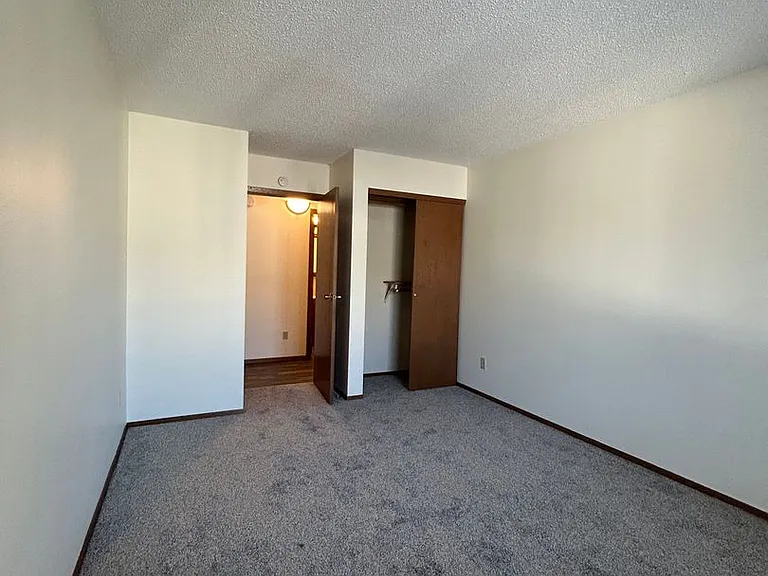 3203B 15th Ave S — Photo 8