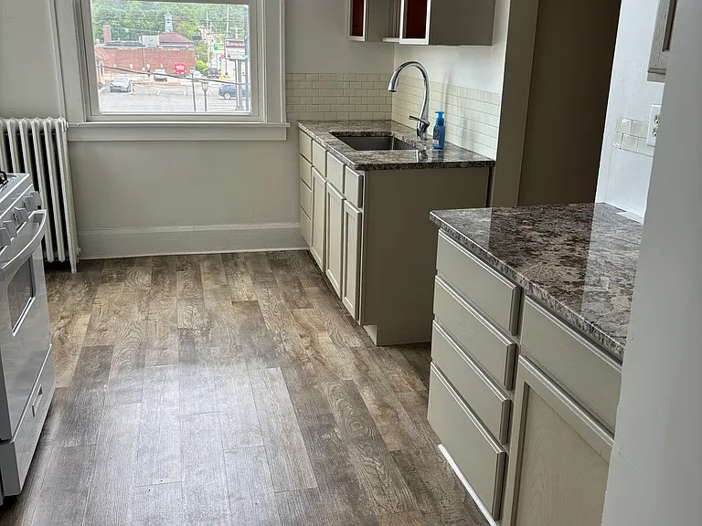 18 1/2 W Liberty St SE #18-1/2 — Photo 1
