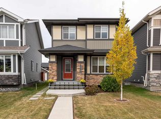 2416 Wonnacott Ct SW, Edmonton, AB T6X 2K5