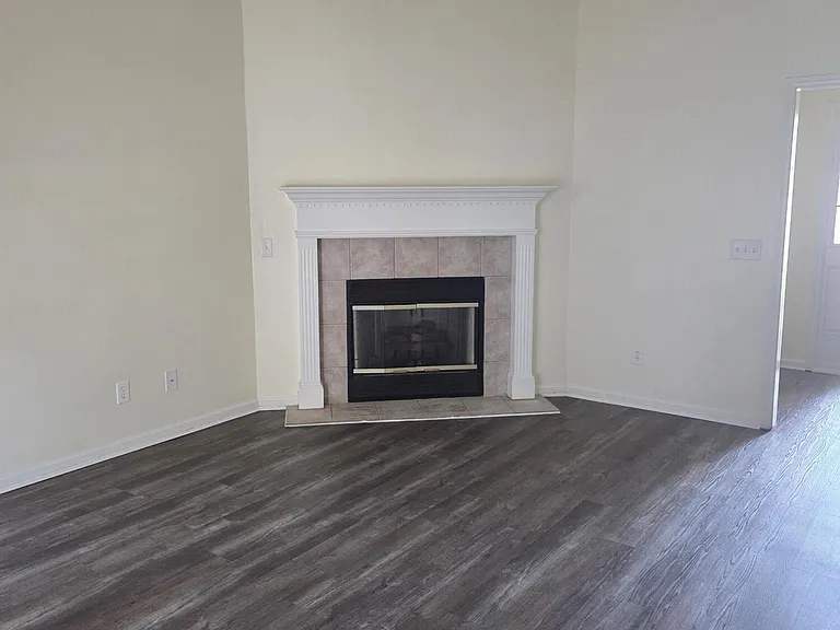 1200 Saint Charles Cir — Photo 11