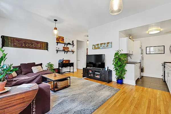 Rented by Cooper & Cooper Real Estate | media 14