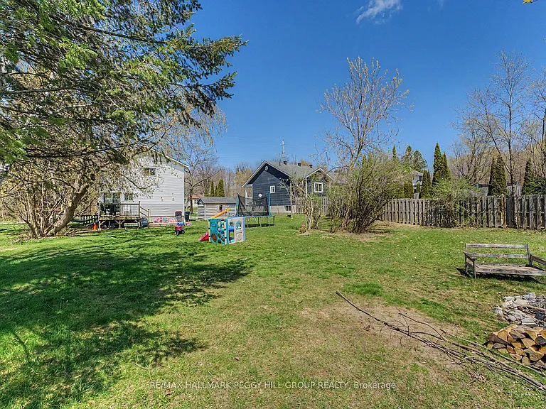 126 Robert St E #2 — Photo 10