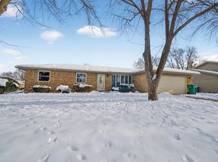 616 Ca Crest Dr, Shorewood, IL 60404