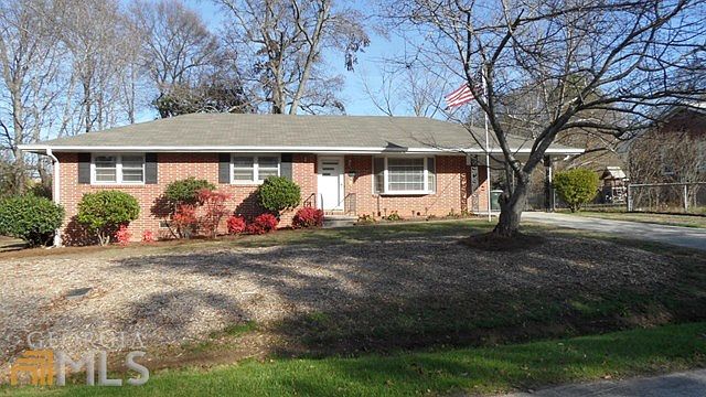 1st image of 815 Greenhill Dr NE
