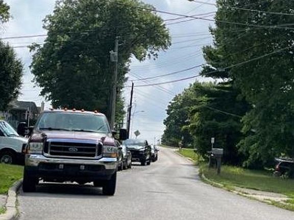 Exterior Neighborhood (street photo)