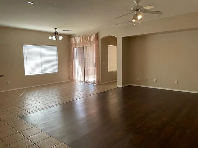 Building Photo - 8850 W Hilton Ave