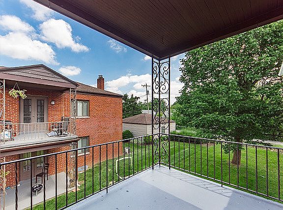 4th image of 662-664 Eastmoor Blvd