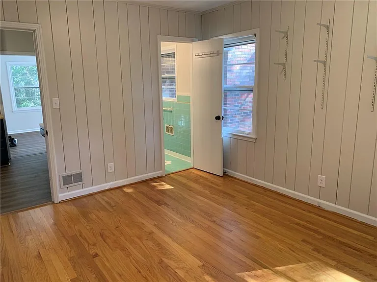 1203 Biltmore Dr NE — Photo 9