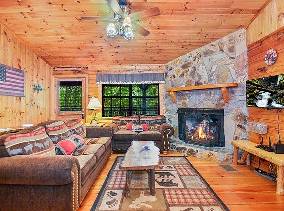 4th image of 20 River Rock Rd