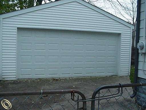 2nd image of 223 W Houstonia Ave
