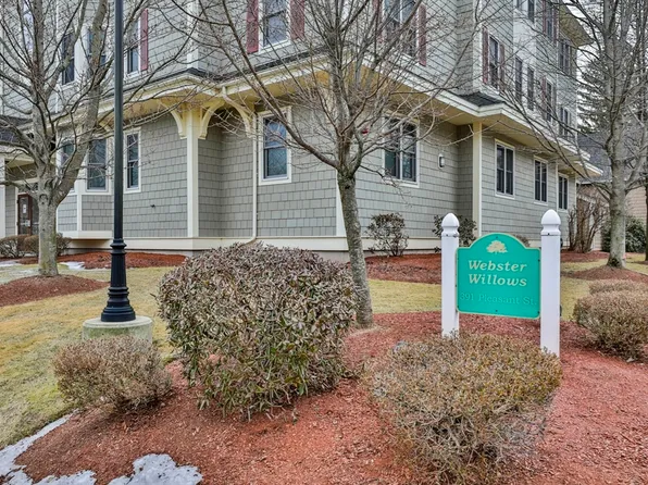 391 Pleasant St Unit 208, Melrose, MA 02176