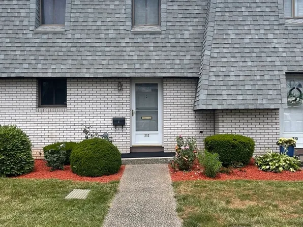 212 Beekman Dr Unit 212, Agawam, MA 01001