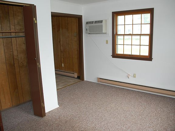 5th image of 343 W Douglas St