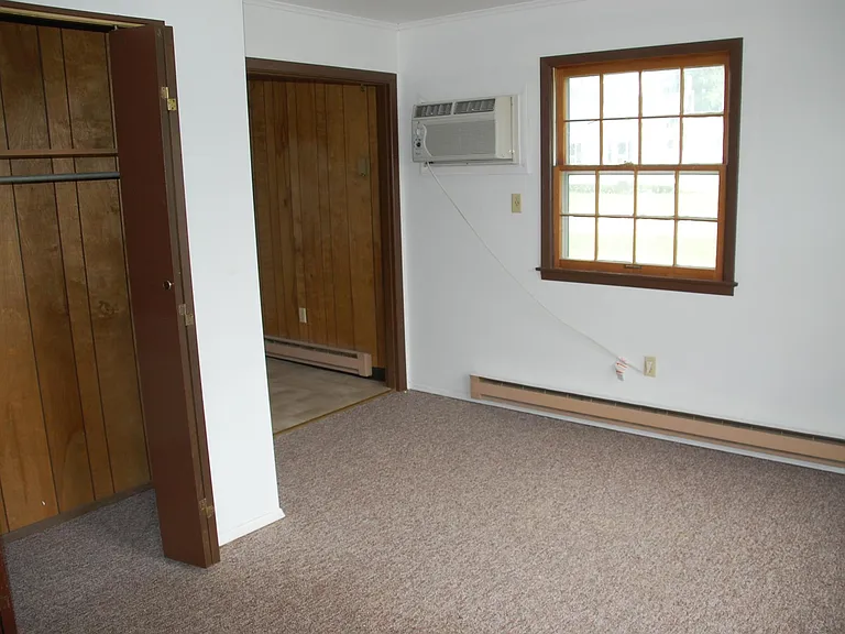 337 W Douglas St — Photo 5