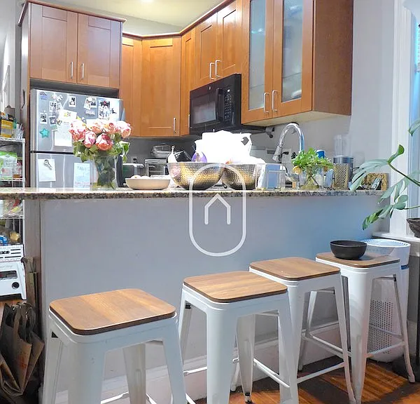 716 Parker St #1 — Photo 4