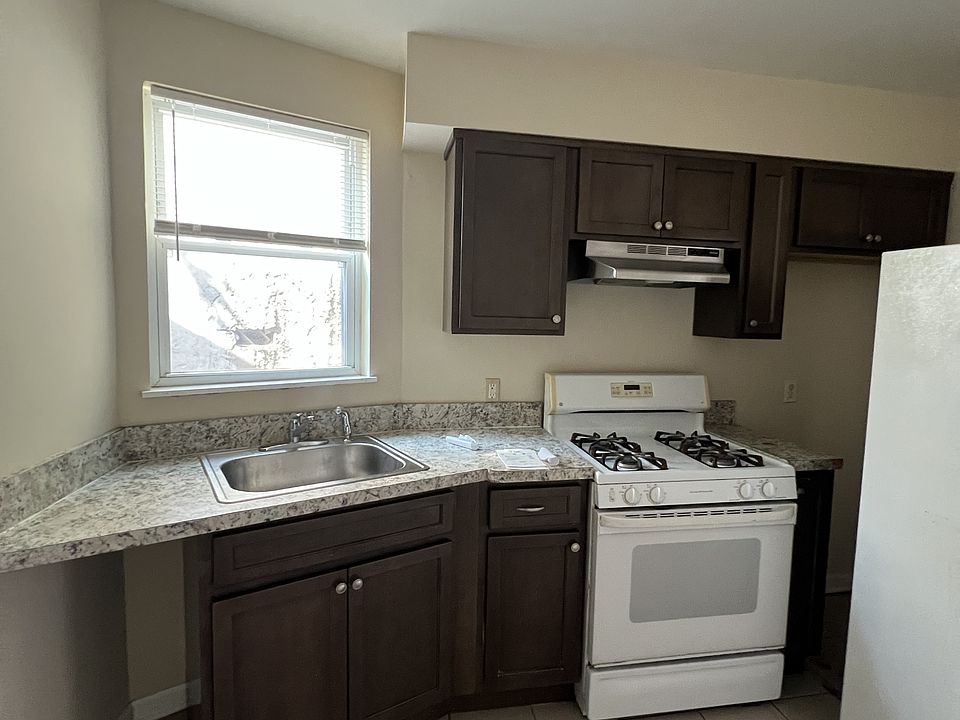 2nd image of 208 Bloomfield Ave #404