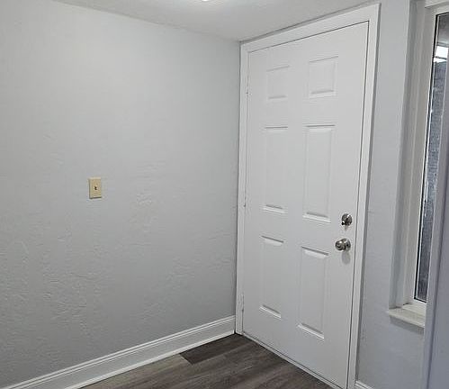 4th image of 21101 Sandalwood Dr